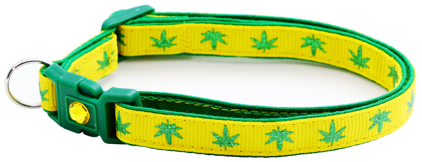 Marijuana Leaves Breakaway Cat Collar